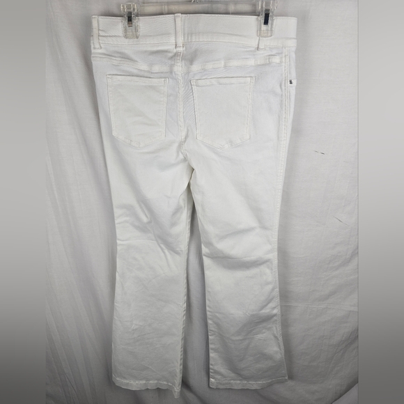 NWT Spanx Women's White Elastic Waist Flare Jeans Sz L Petite - Picture 4 of 10